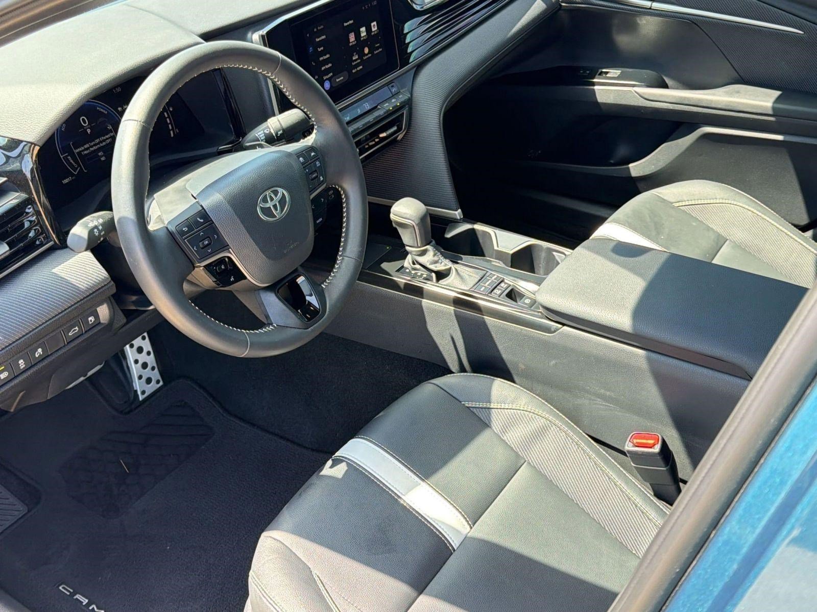 Used 2026 Toyota Camry SE w/ Convenience Package image 4