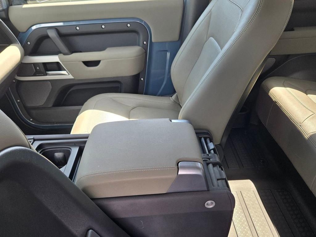 Used 2023 Land Rover Defender 90 S image 9