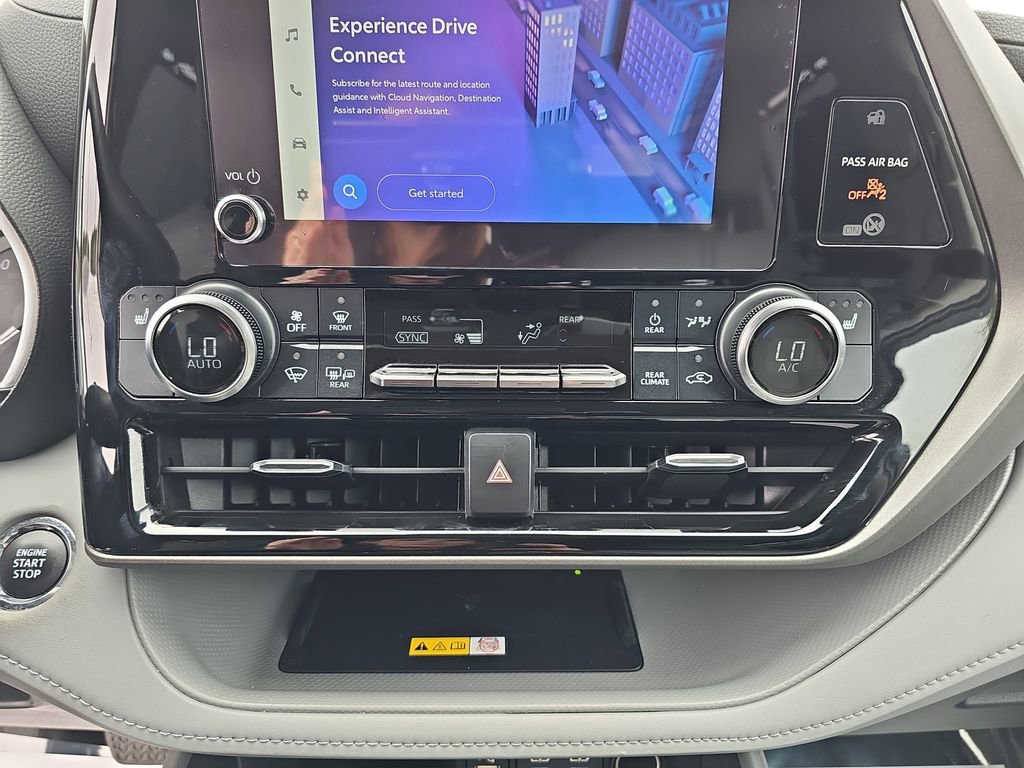 Used 2023 Toyota Highlander XLE FWD image 30