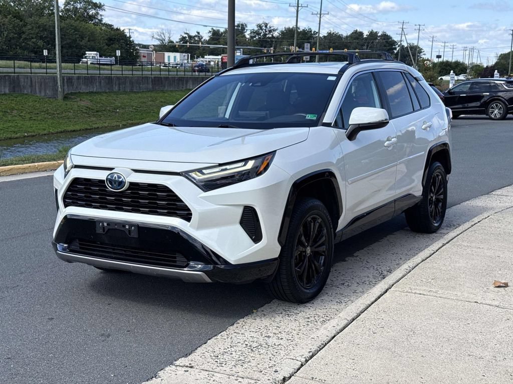 Used 2022 Toyota RAV4 SE w/ Convenience Package AWD/4WD image 20
