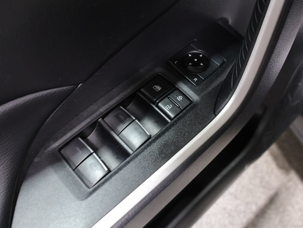 Used 2025 Toyota RAV4 XLE FWD image 14