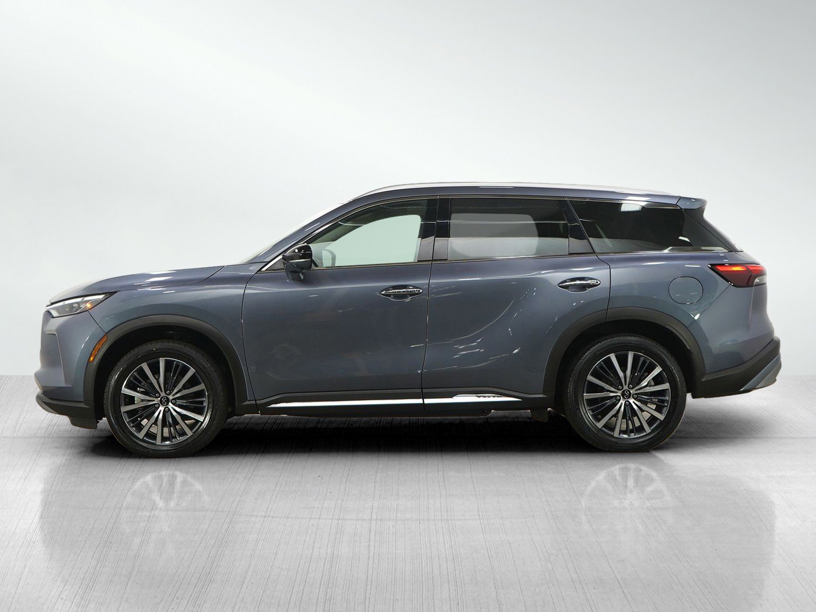 Used 2024 INFINITI QX60 Sensory AWD/4WD image 2