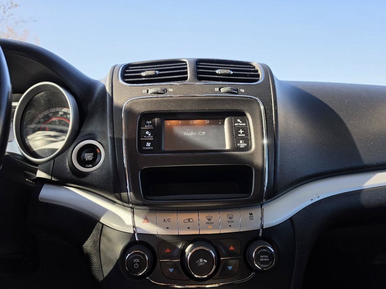 Used 2019 Dodge Journey SE FWD image 18