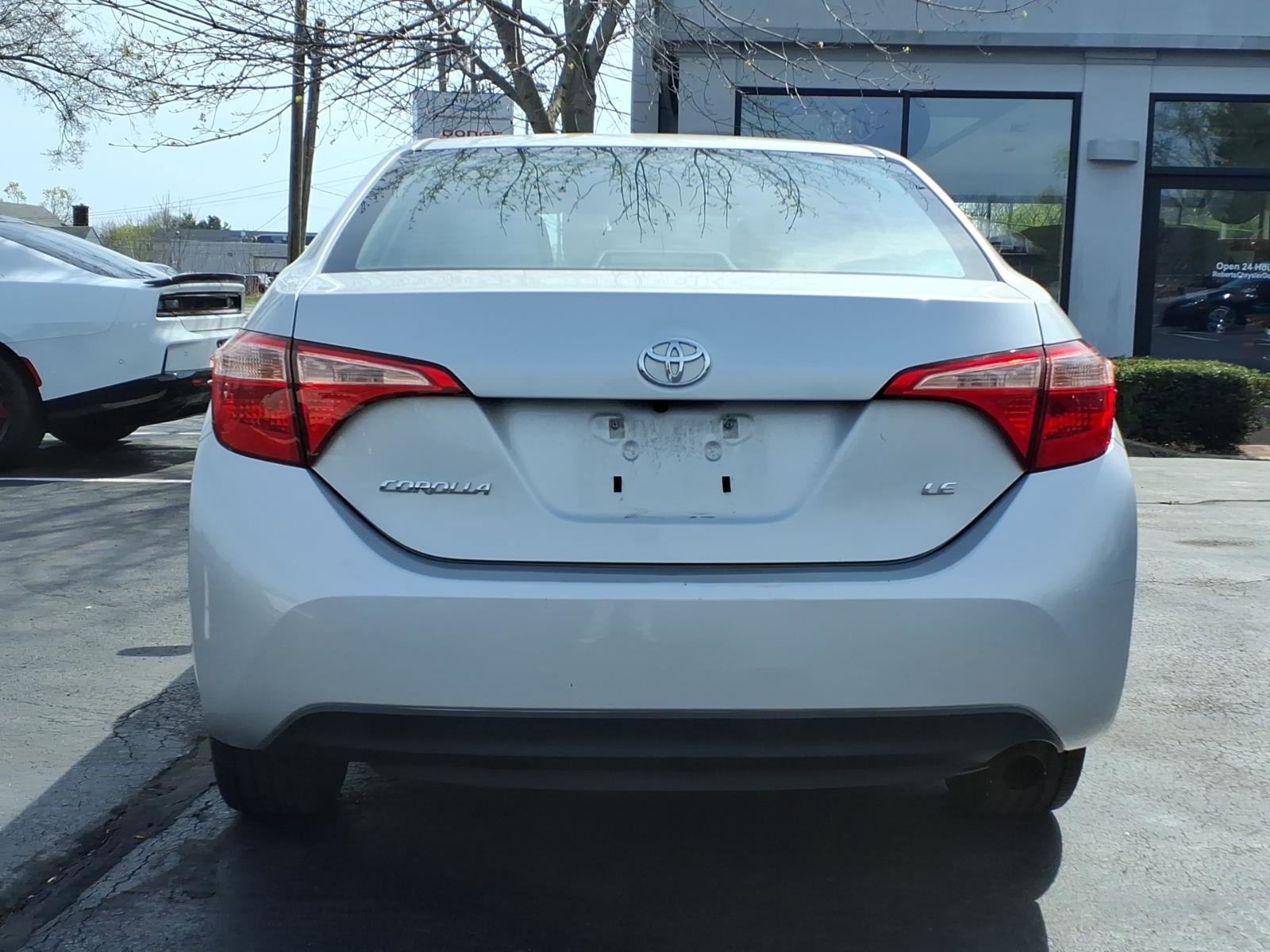 Used 2017 Toyota Corolla LE w/ Carpet Mat Package (TMS) FWD image 5