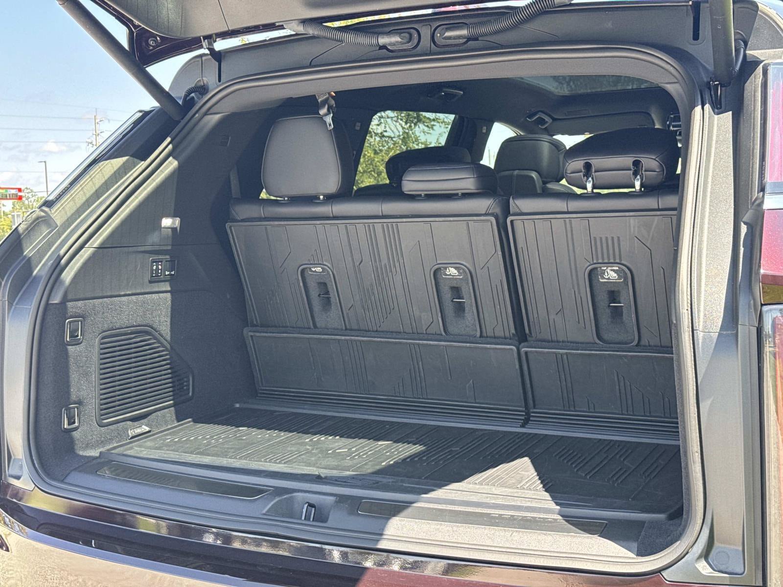 Used 2026 Cadillac Escalade IQ Luxury 1 w/ LPO, Floor Liner Package AWD/4WD image 29