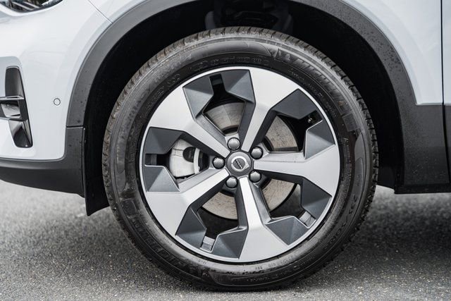 New 2026 Volvo XC40 B5 Plus w/ Protection Package Premier image 17