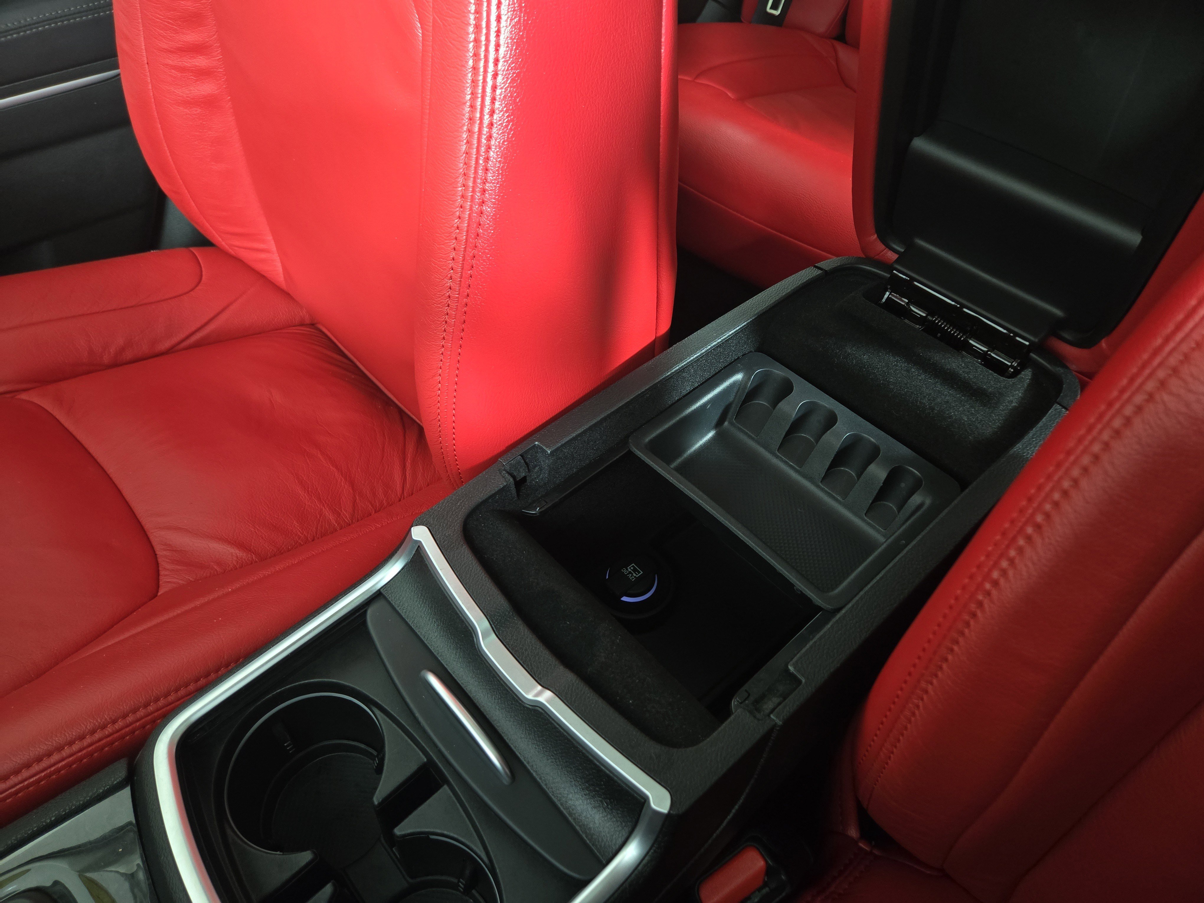 Used 2023 Chrysler 300 Touring L w/ Popular Equipment Group image 30