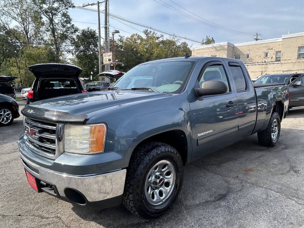 Used 2012 GMC Sierra 1500 SL w/ LPO, On The Job Package AWD/4WD image 2