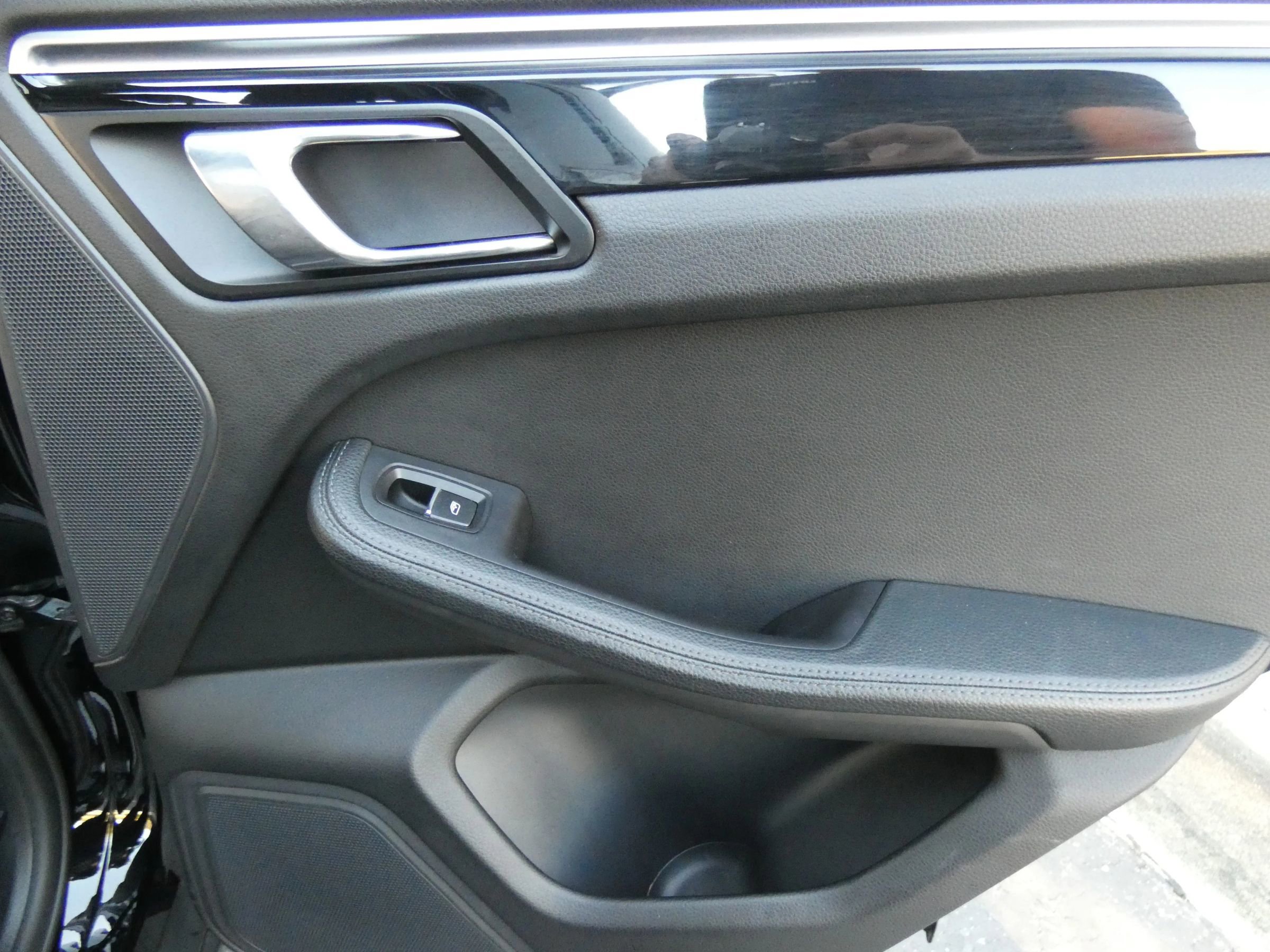 Used 2018 Porsche Macan Sport Edition image 44