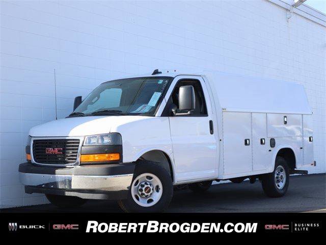 New 2025 GMC Savana 3500 w/ Power Convenience Package