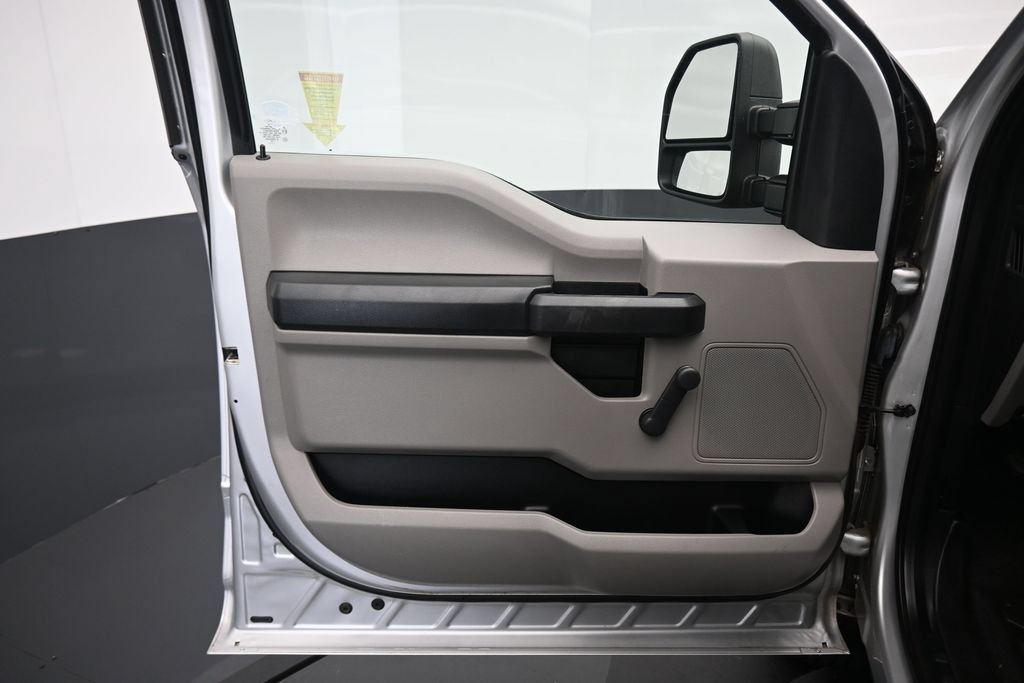 Used 2018 Ford F250 XL w/ XL Value Package AWD/4WD image 9