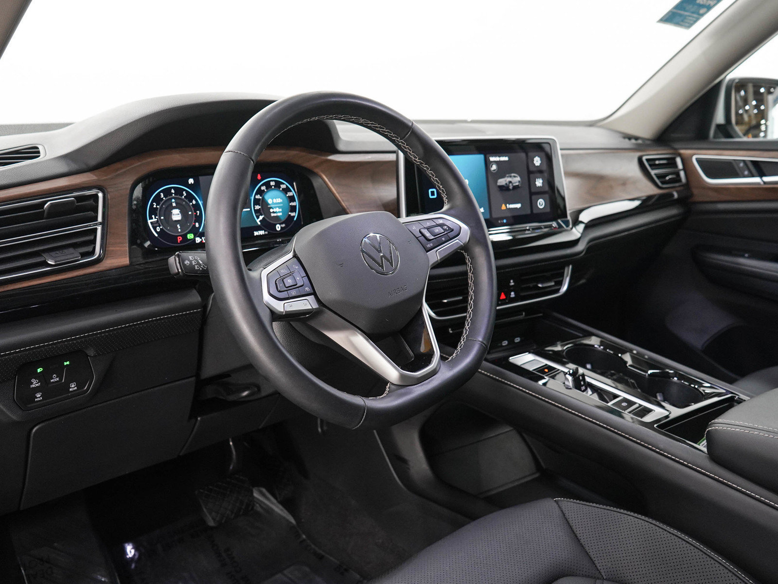 Used 2024 Volkswagen Atlas SE AWD/4WD image 26
