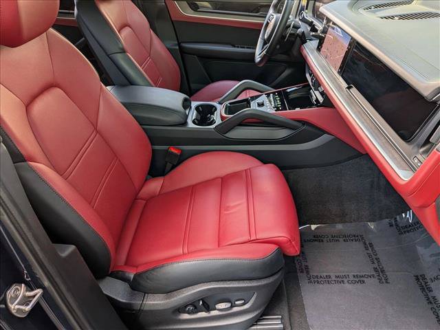 Used 2024 Porsche Cayenne AWD/4WD image 22