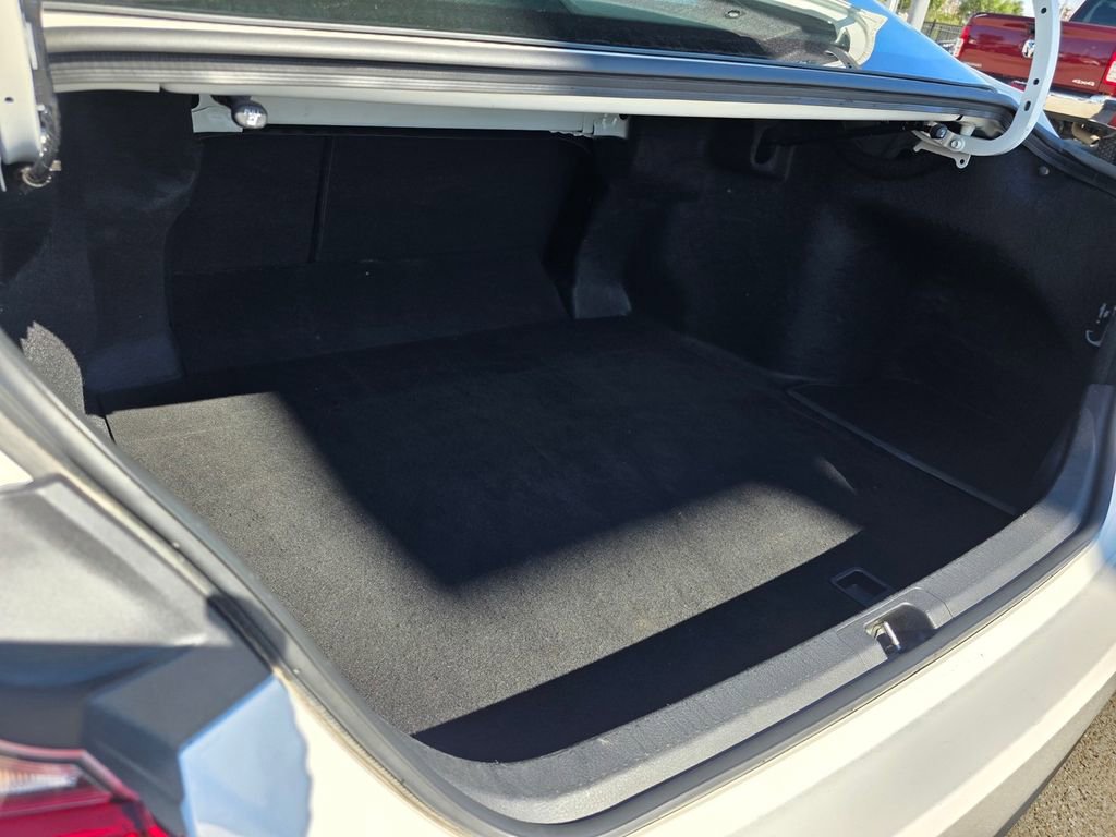 Used 2025 Toyota Camry LE image 19