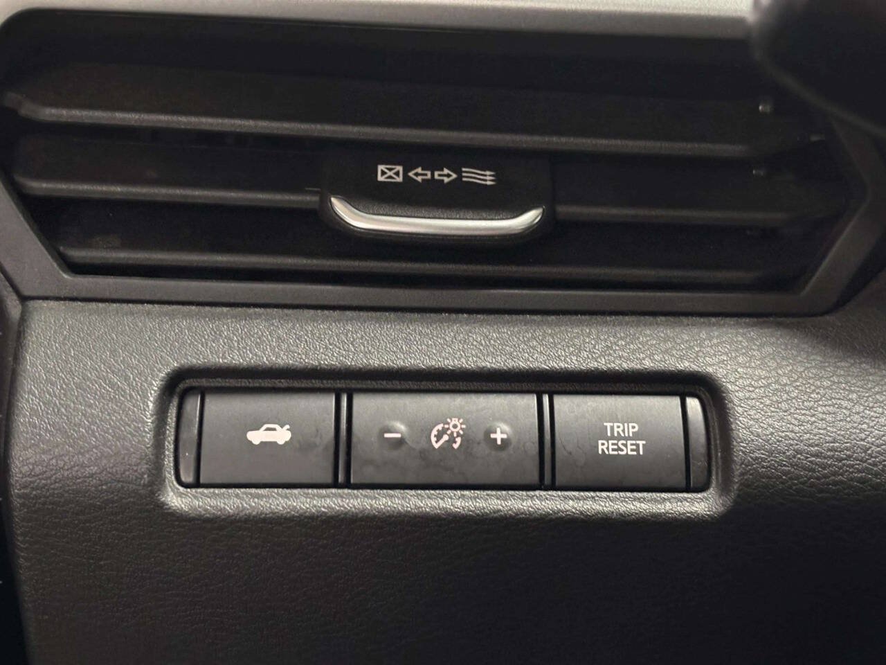 Used 2023 Nissan Altima 2.5 SR AWD/4WD image 31