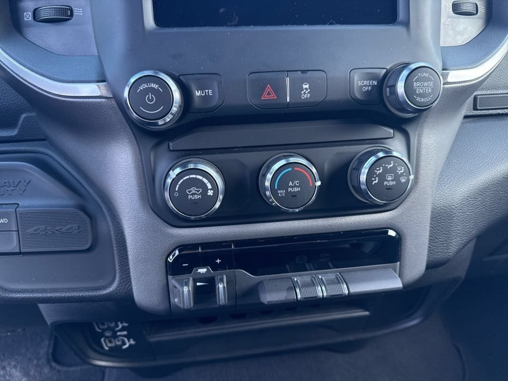 Used 2024 RAM 3500 Big Horn AWD/4WD image 31
