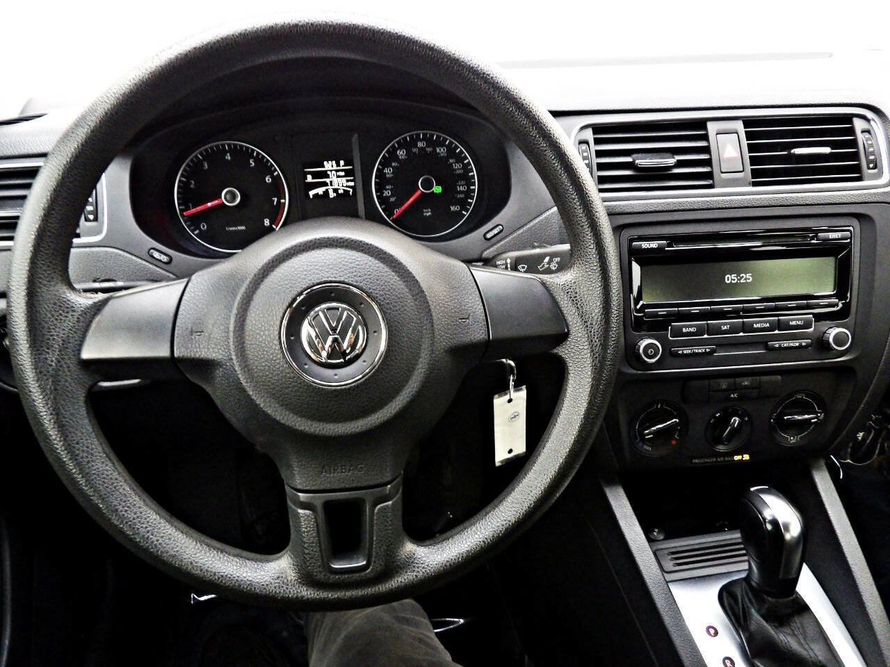 Used 2014 Volkswagen Jetta SE FWD image 16