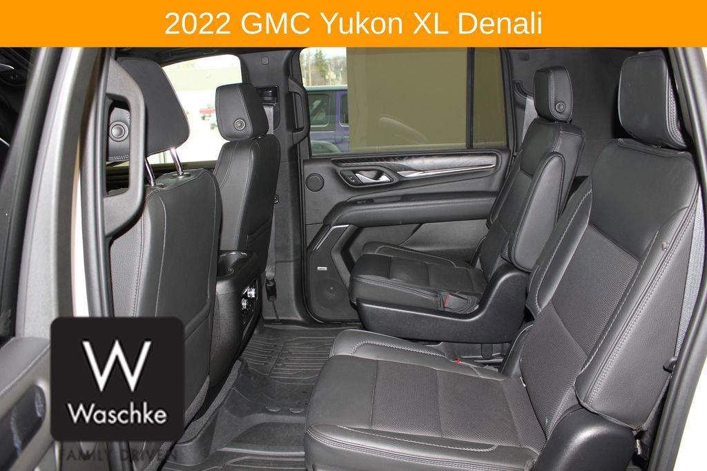 Used 2022 GMC Yukon XL Denali w/ Denali Premium Package AWD/4WD image 18