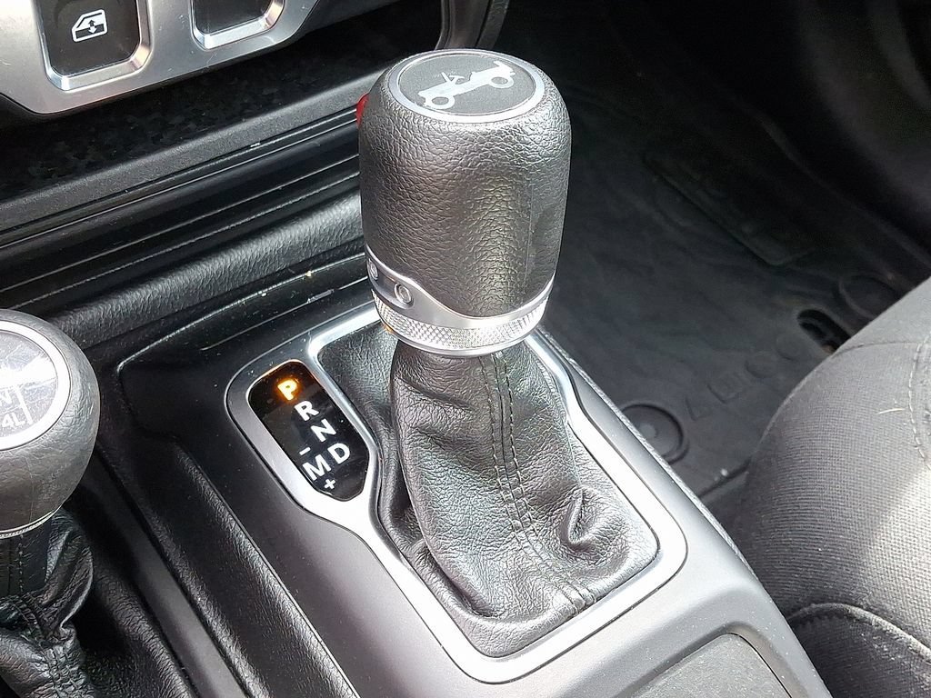 Certified 2019 Jeep Wrangler Sport AWD/4WD image 12