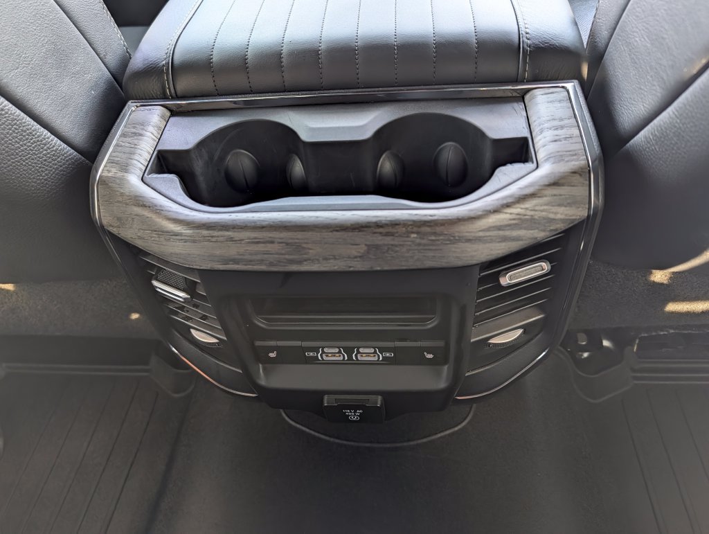 Used 2025 RAM 2500 Limited AWD/4WD image 15