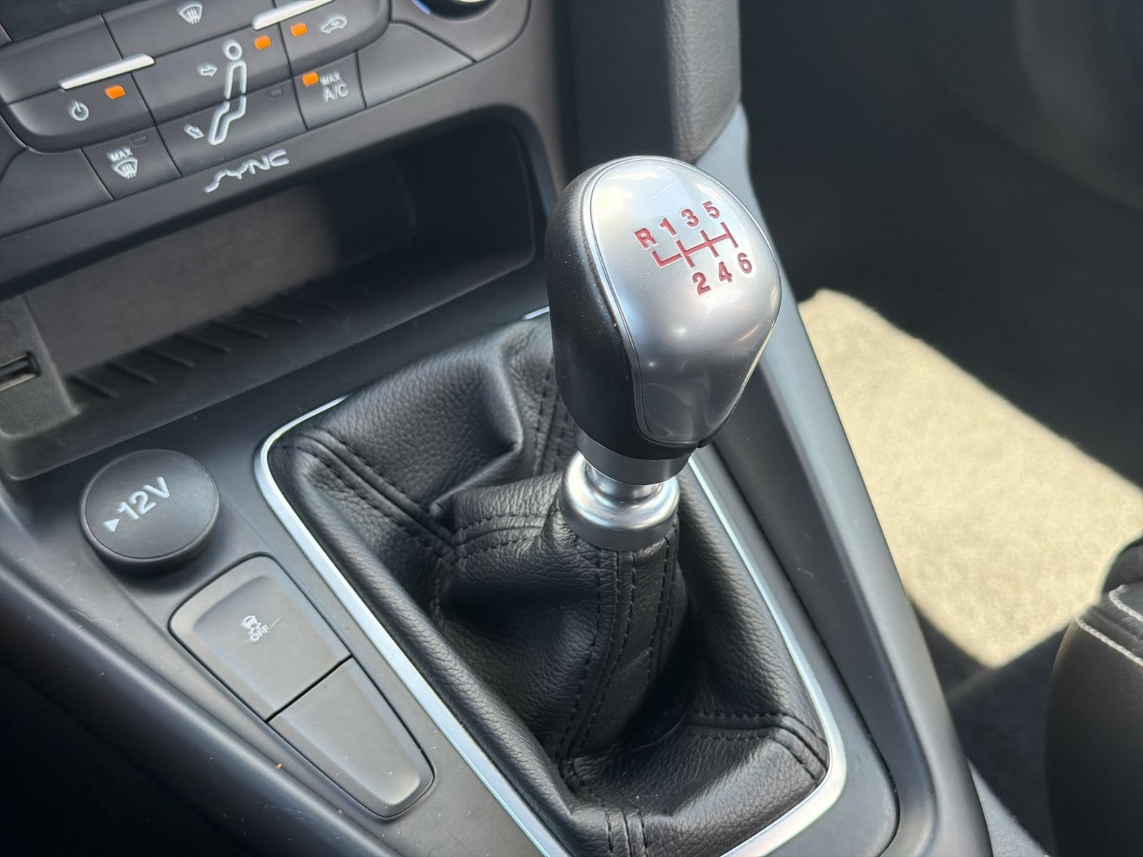 Used 2018 Ford Focus ST w/ Equipment Group 401A FWD image 36