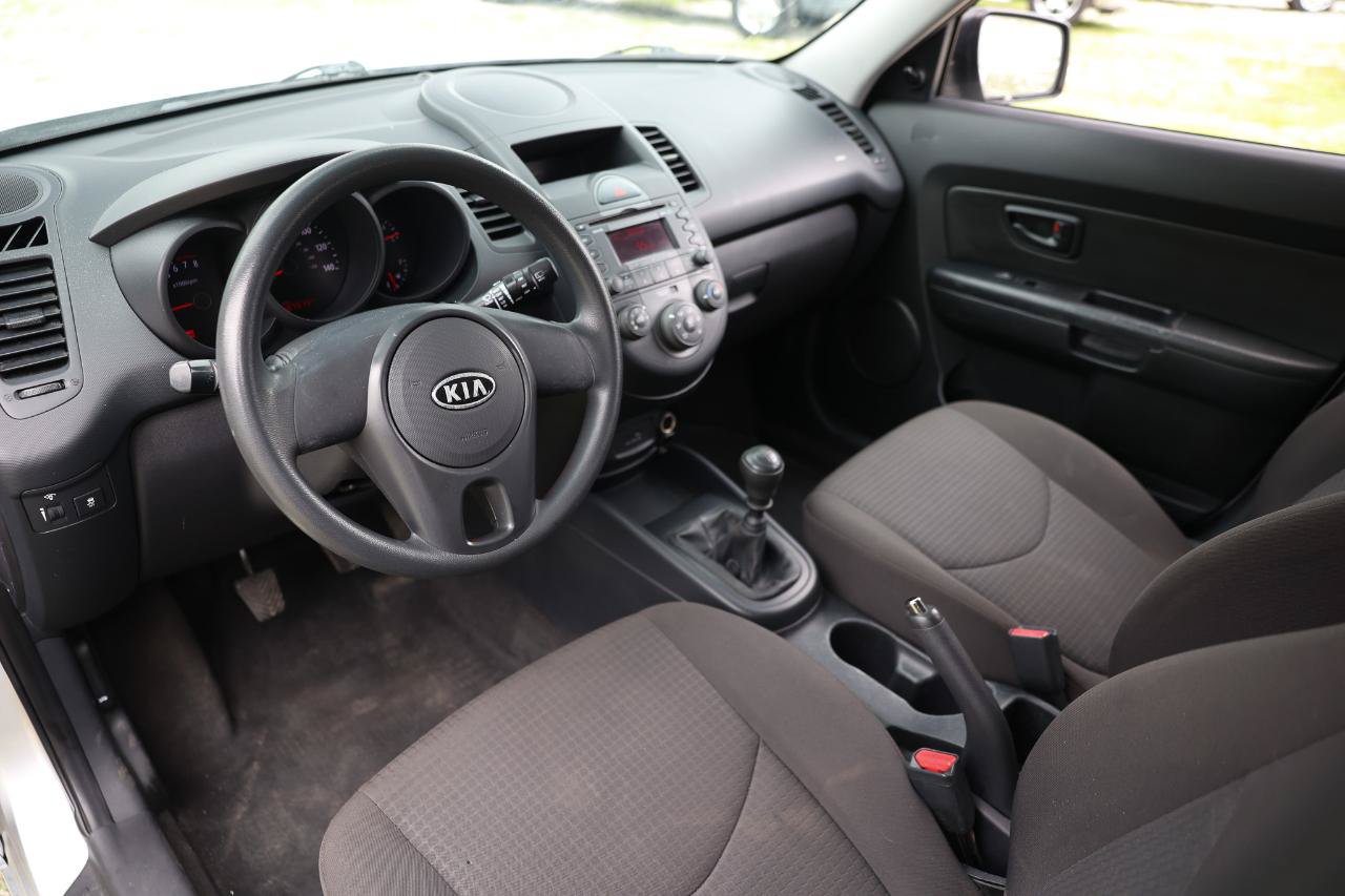Used 2010 Kia Soul FWD image 4
