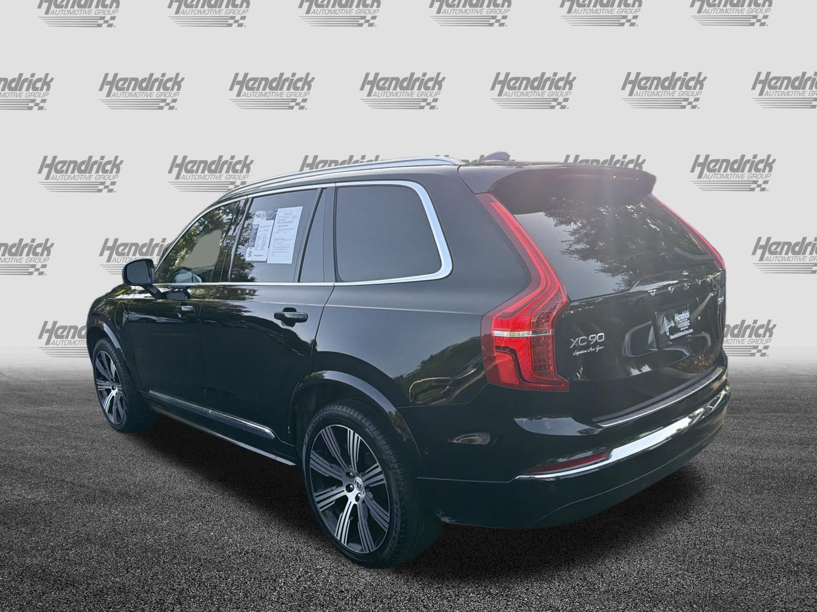 Used 2025 Volvo XC90 T8 Plus w/ Protection Package Premier AWD/4WD image 8