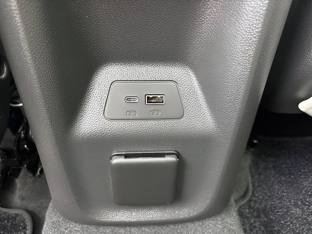 Used 2024 Buick Envision Avenir AWD/4WD image 28