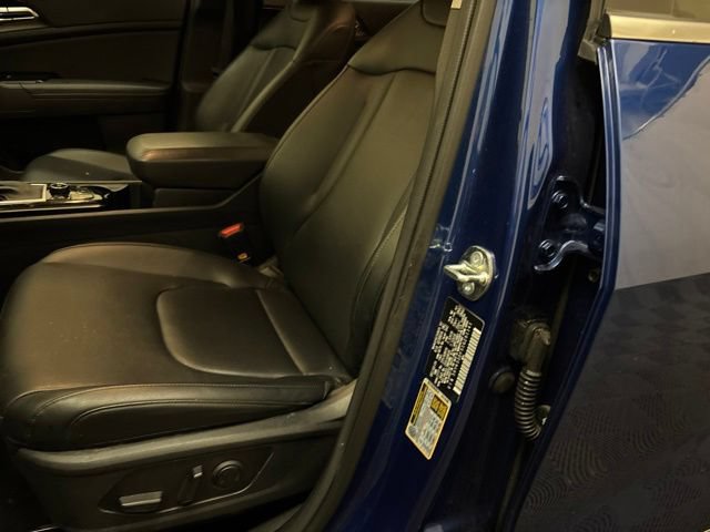 Certified 2025 Kia Sportage EX FWD image 11