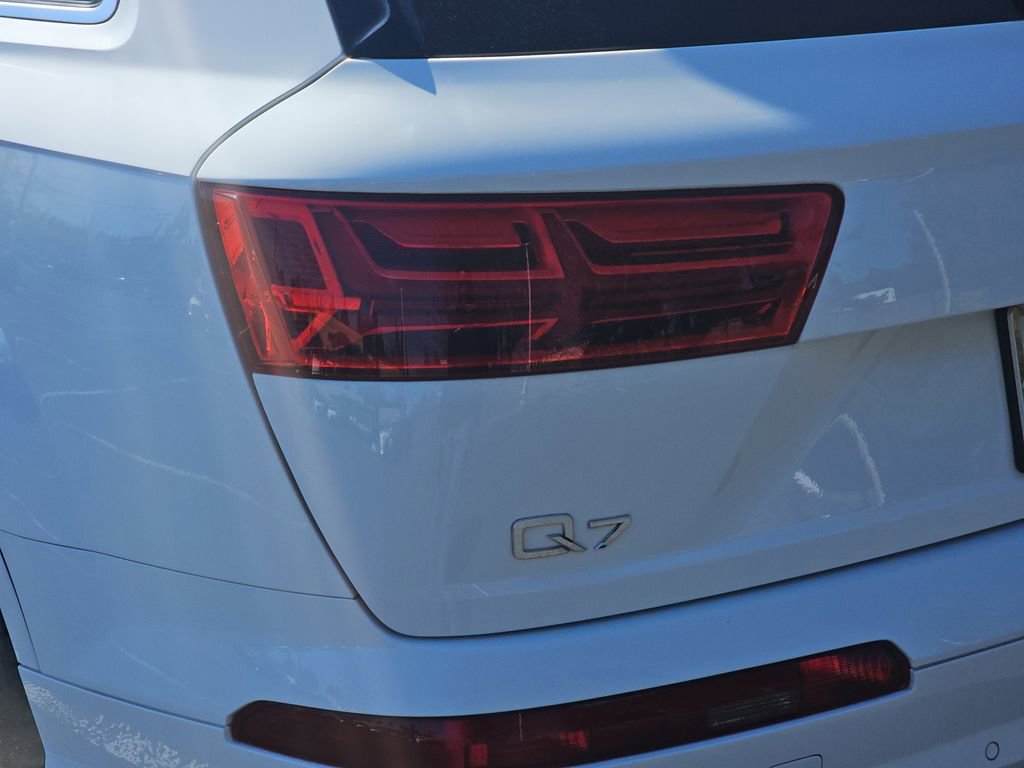 Used 2018 Audi Q7 3.0T Premium Plus w/ Premium Plus Package image 39