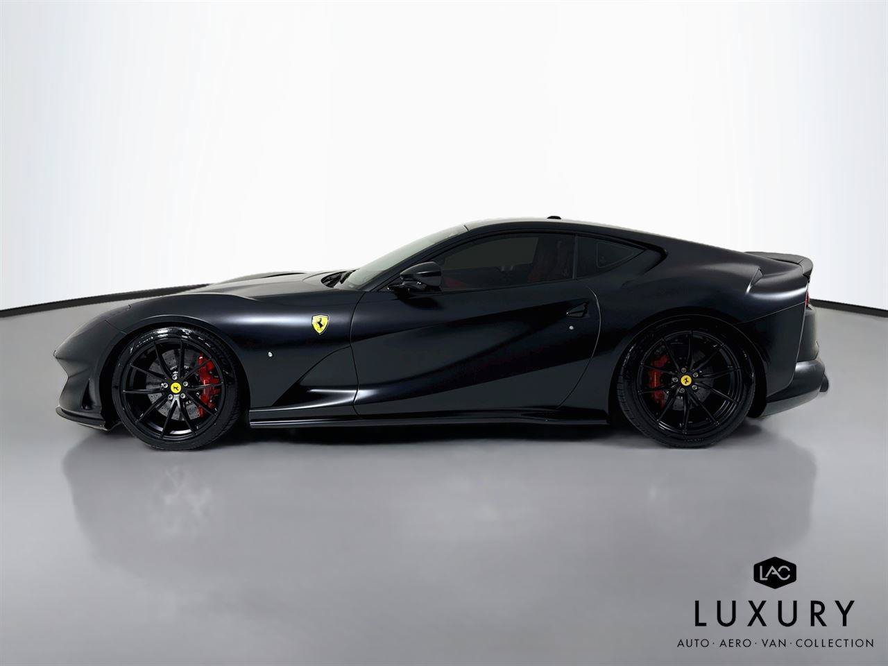 Used 2020 Ferrari 812 Superfast RWD image 8