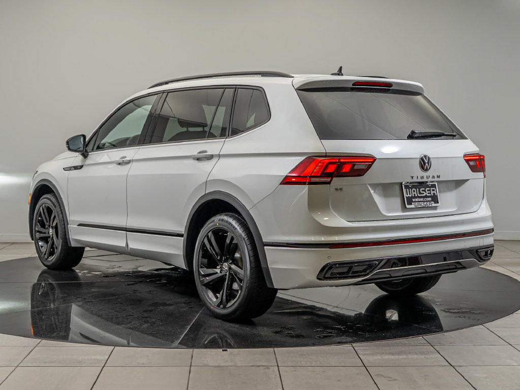 Used 2023 Volkswagen Tiguan SE R-Line FWD image 7