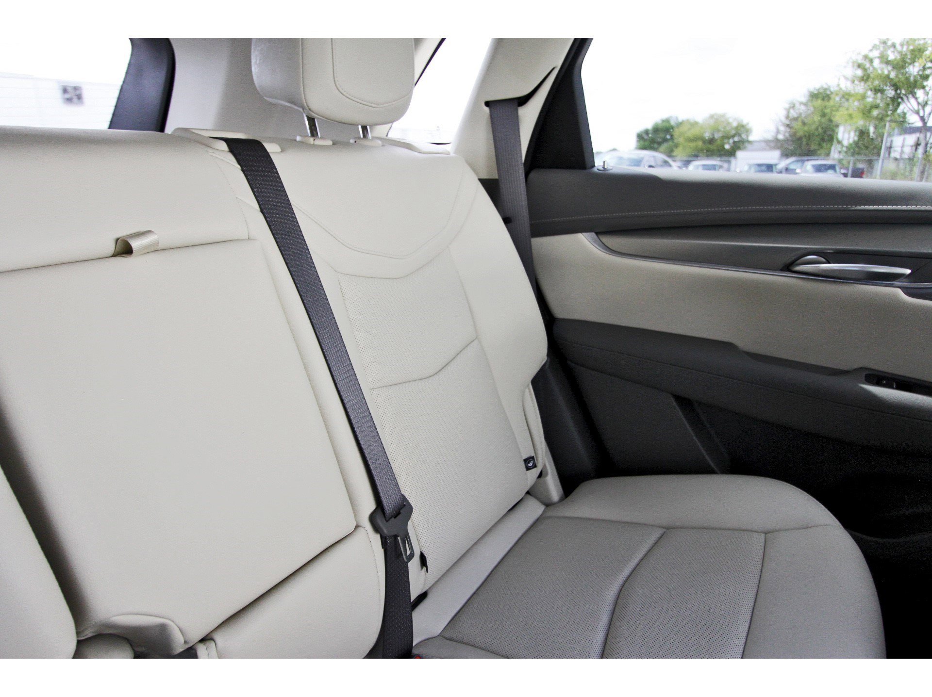 Used 2025 Cadillac XT5 Premium Luxury w/ LPO, Floor Liner Package image 13