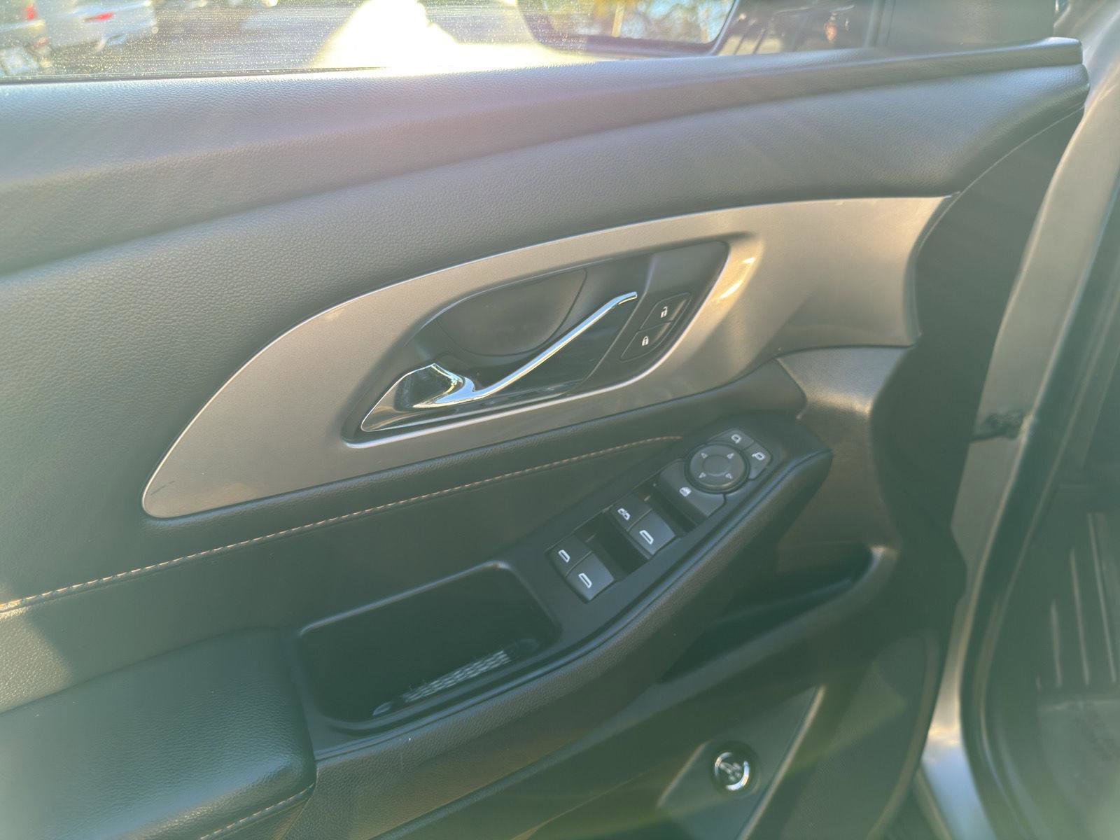 Used 2019 Chevrolet Traverse LT AWD/4WD image 16