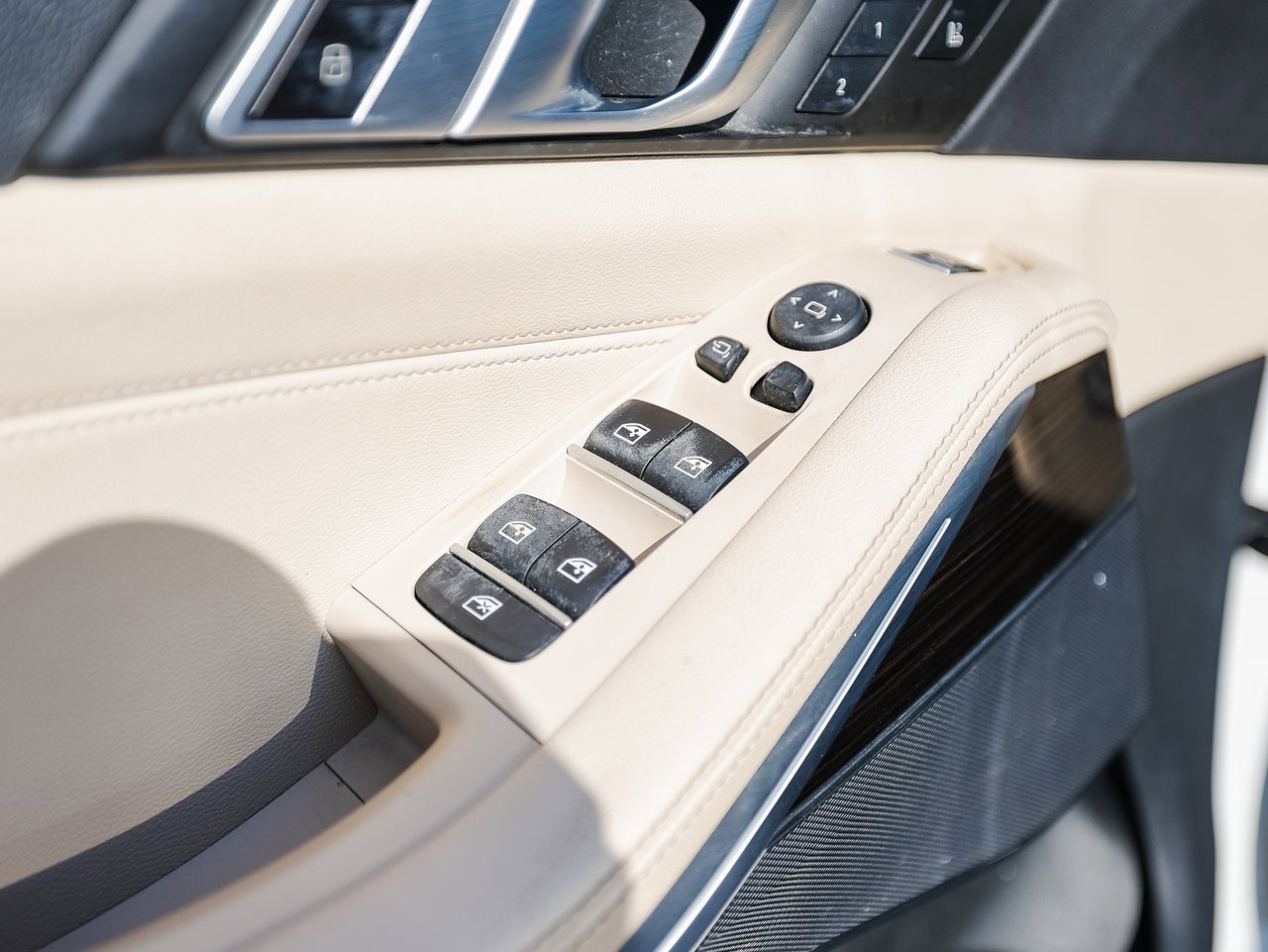 Used 2021 BMW X5 xDrive40i w/ M Sport Package image 22