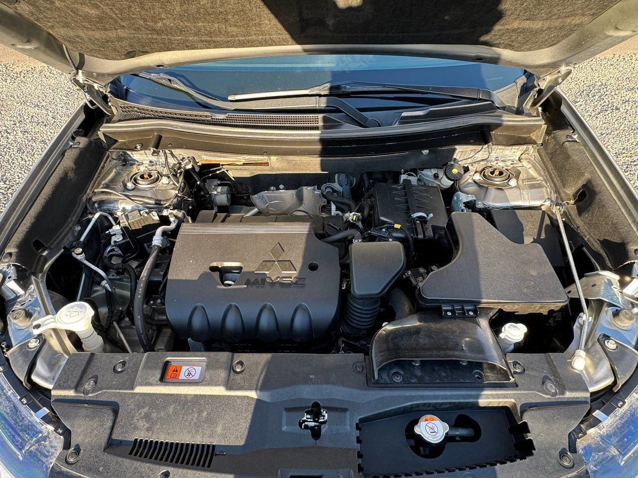 Used 2020 Mitsubishi Outlander ES image 23