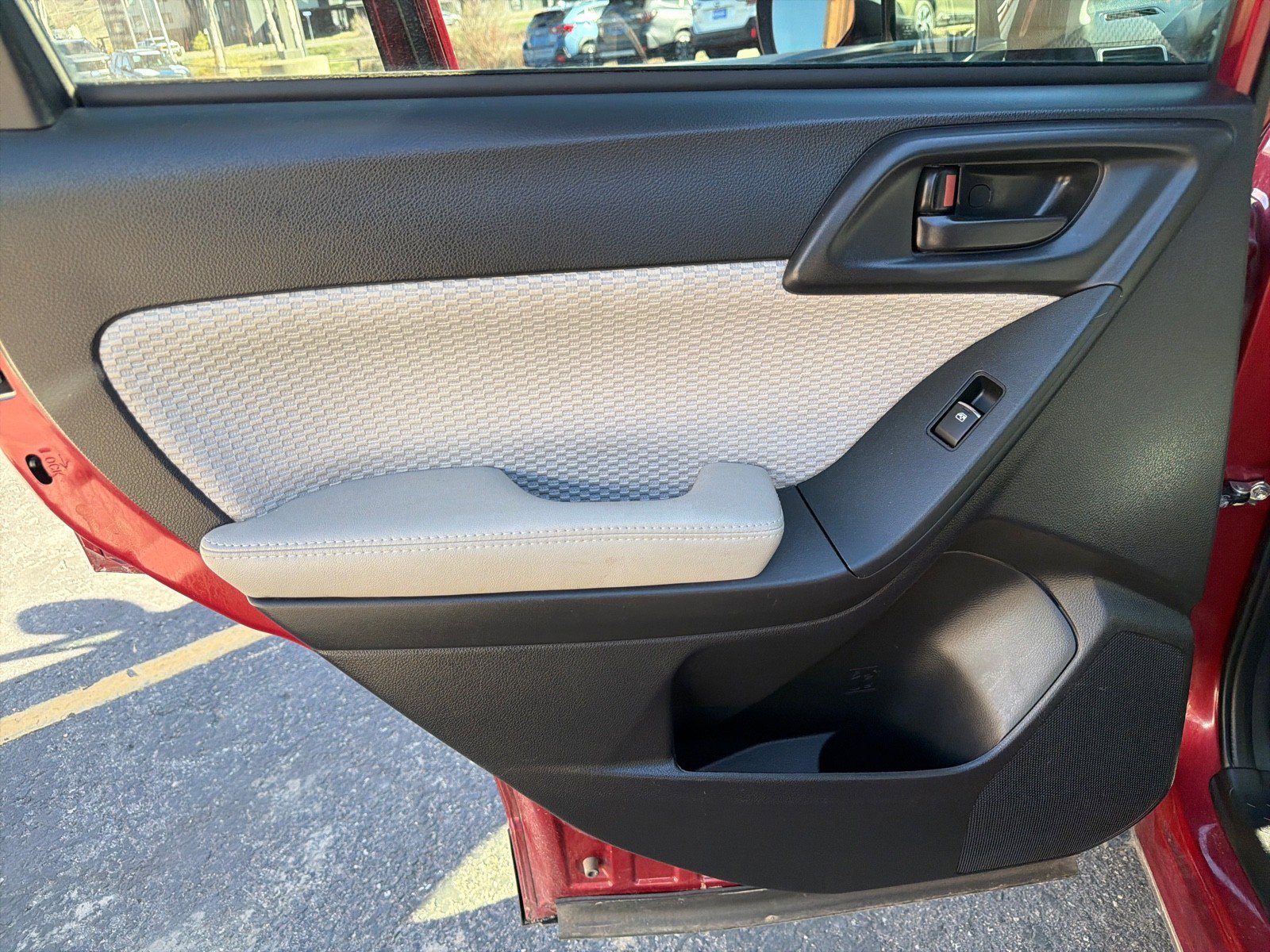 Used 2018 Subaru Forester 2.5i Premium w/ All-Weather Package image 27