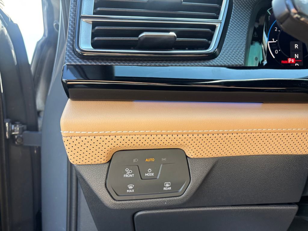 Used 2024 Volkswagen Atlas Cross Sport SEL R-Line image 23