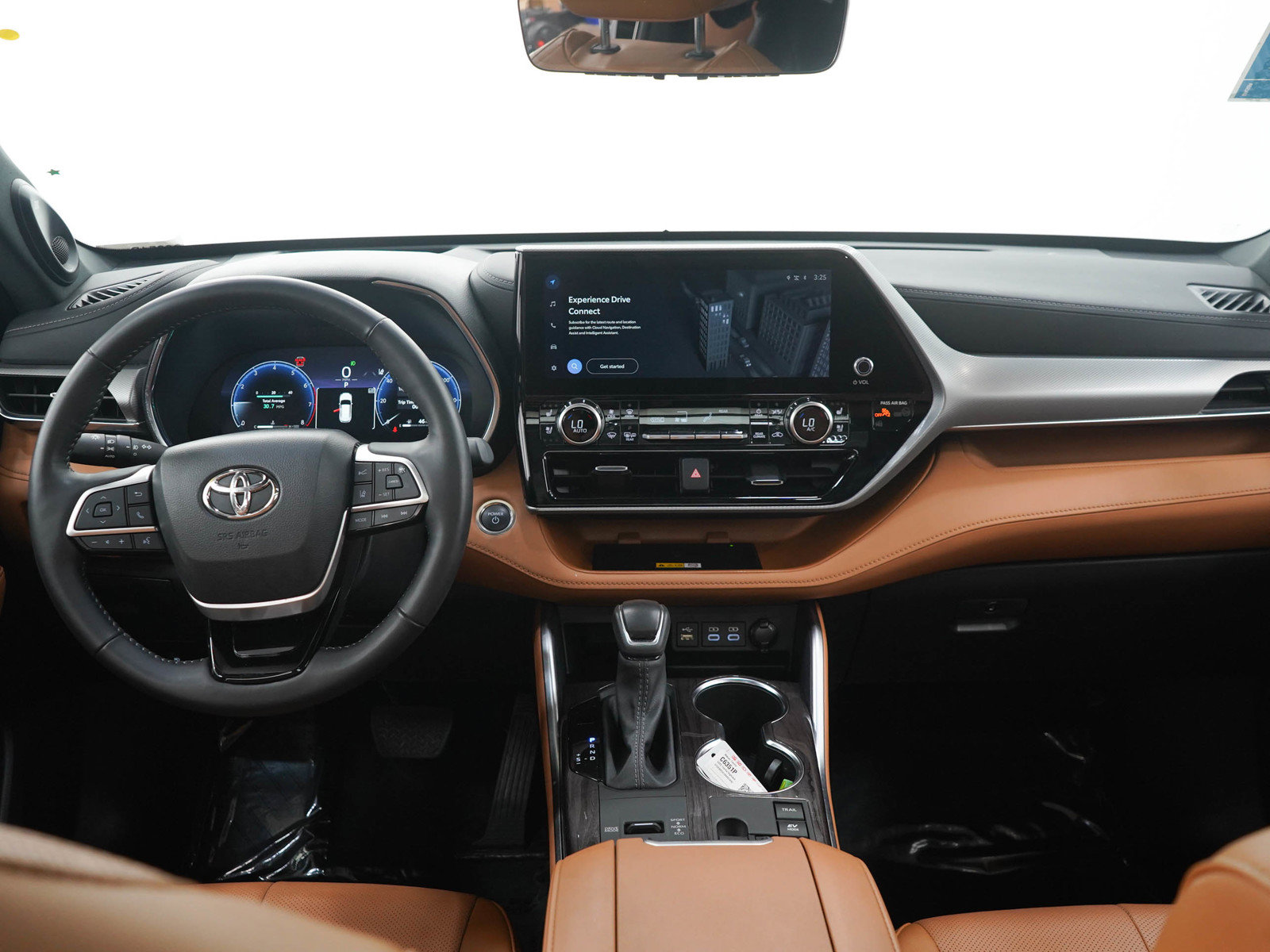 Used 2025 Toyota Highlander Platinum AWD/4WD image 18