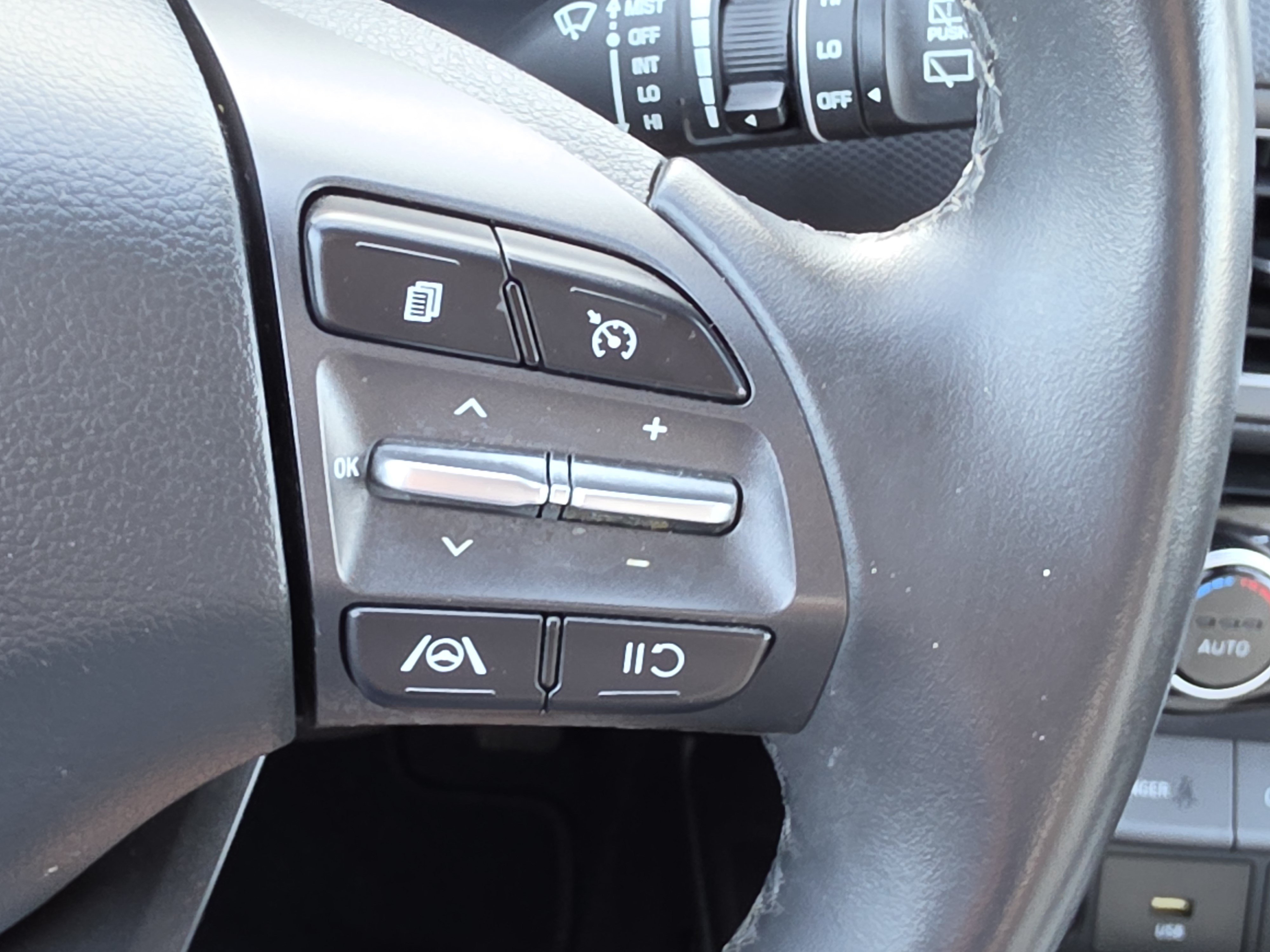 Used 2022 Hyundai Kona SEL w/ Convenience Package FWD image 14