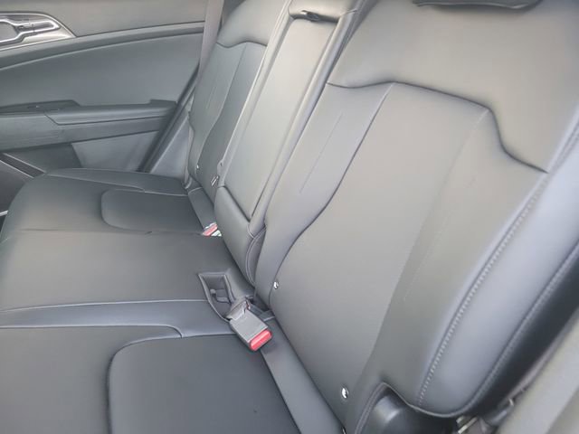 Used 2025 Kia Sportage EX image 13