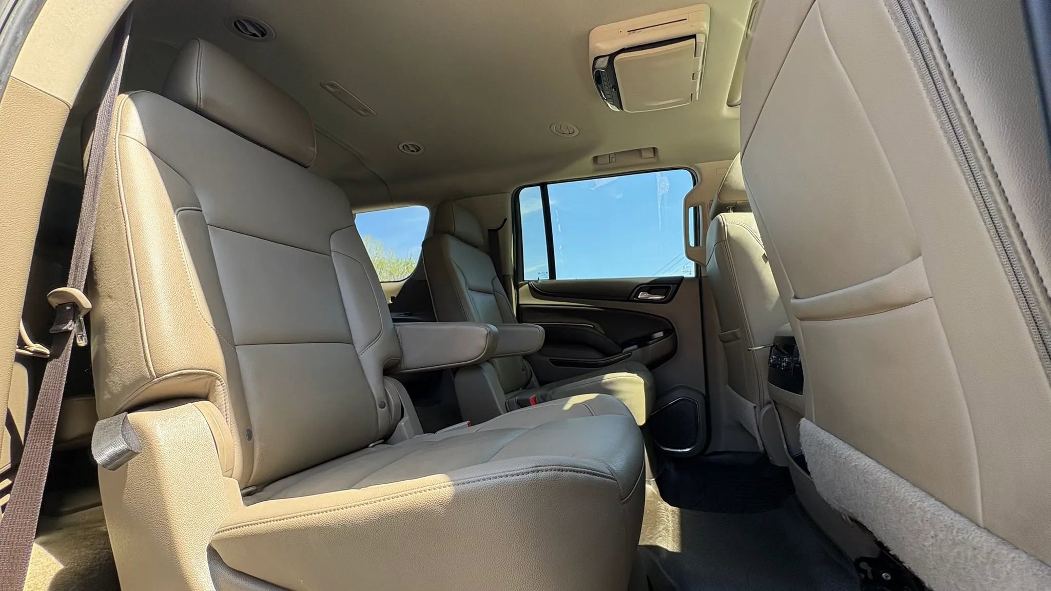 Used 2018 Chevrolet Suburban LT w/ LT Signature Package AWD/4WD image 29