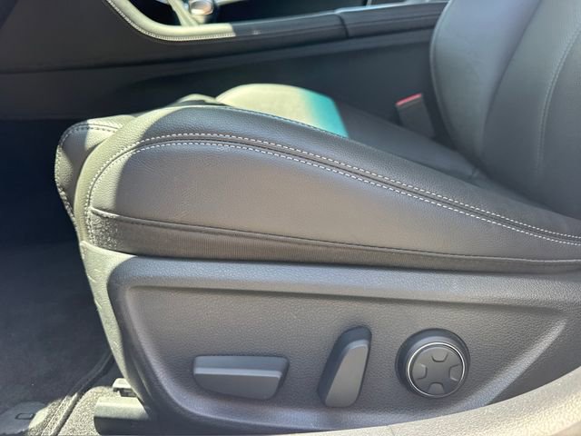 Used 2025 Genesis G70 2.5T RWD image 14