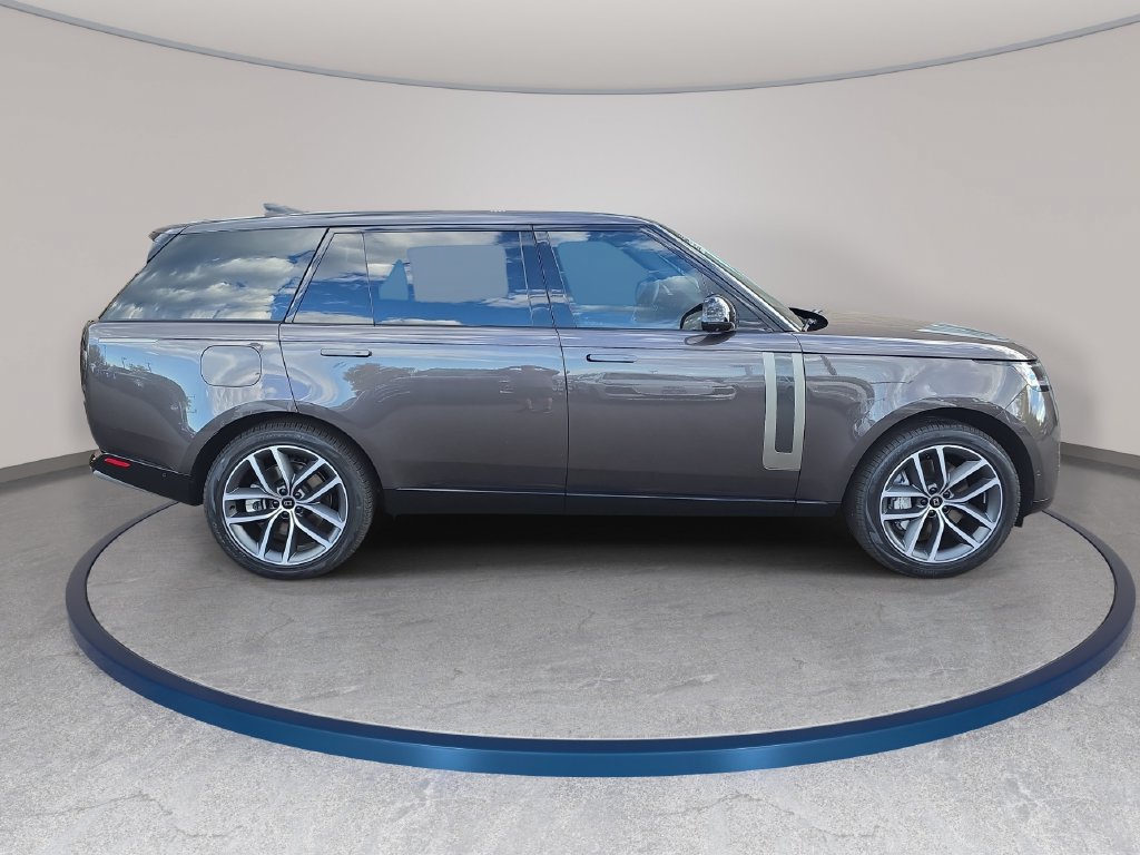 New 2027 Land Rover Range Rover Long Wheelbase SE AWD/4WD image 4