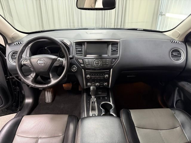 Used 2020 Nissan Pathfinder SL image 14