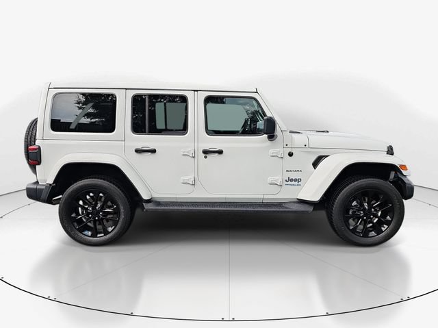 Used 2022 Jeep Wrangler Unlimited Sahara w/ Cold Weather Group AWD/4WD image 3