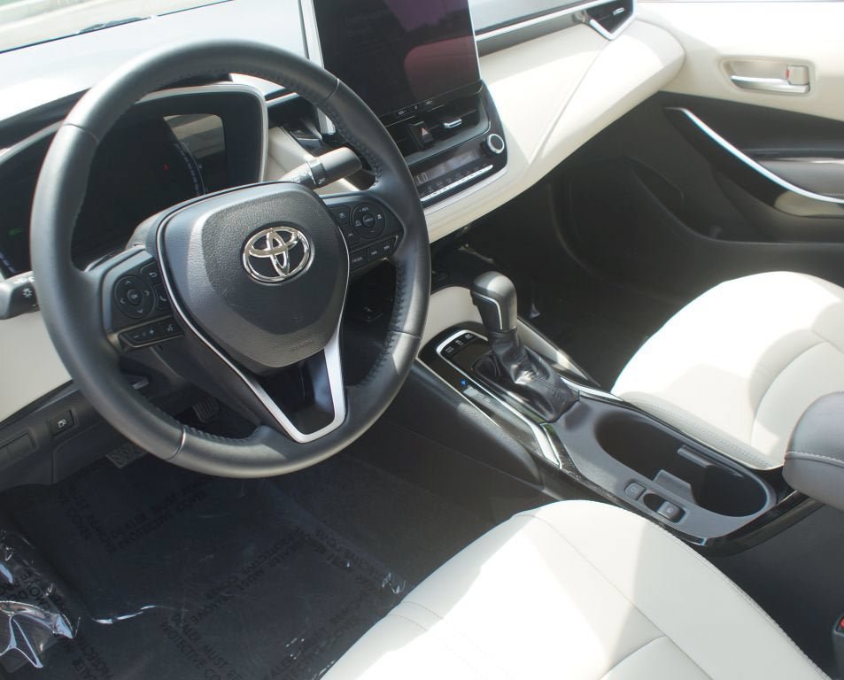 Used 2025 Toyota Corolla XLE FWD image 14