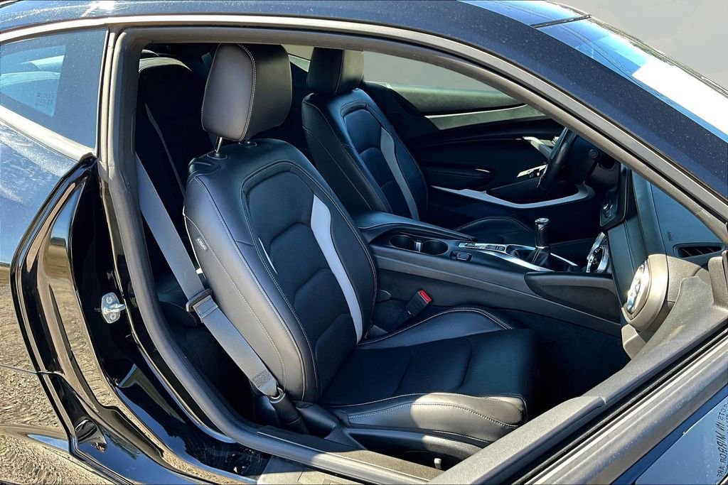 Used 2022 Chevrolet Camaro LT RWD image 28