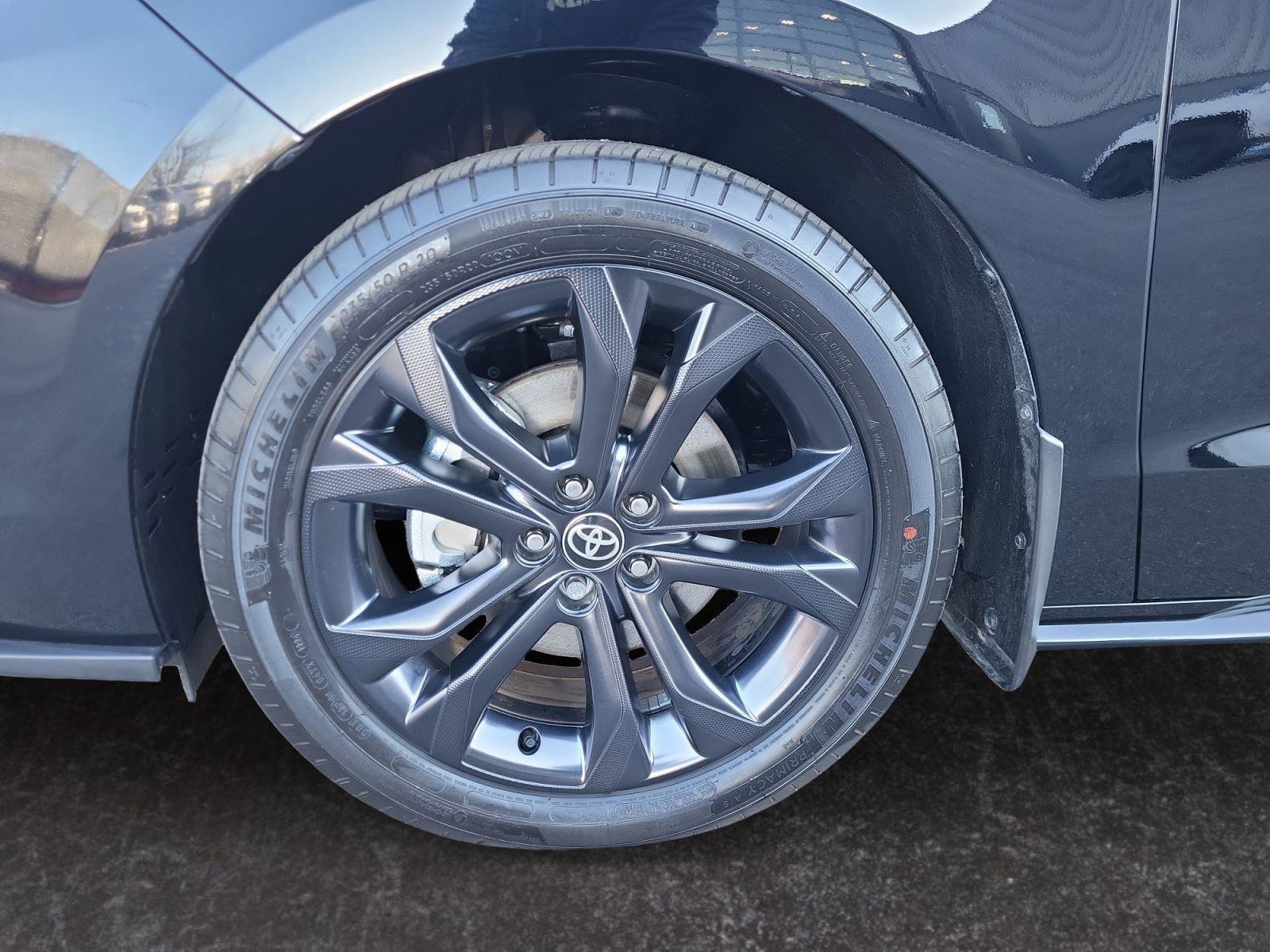 Used 2025 Toyota Sienna XSE image 29