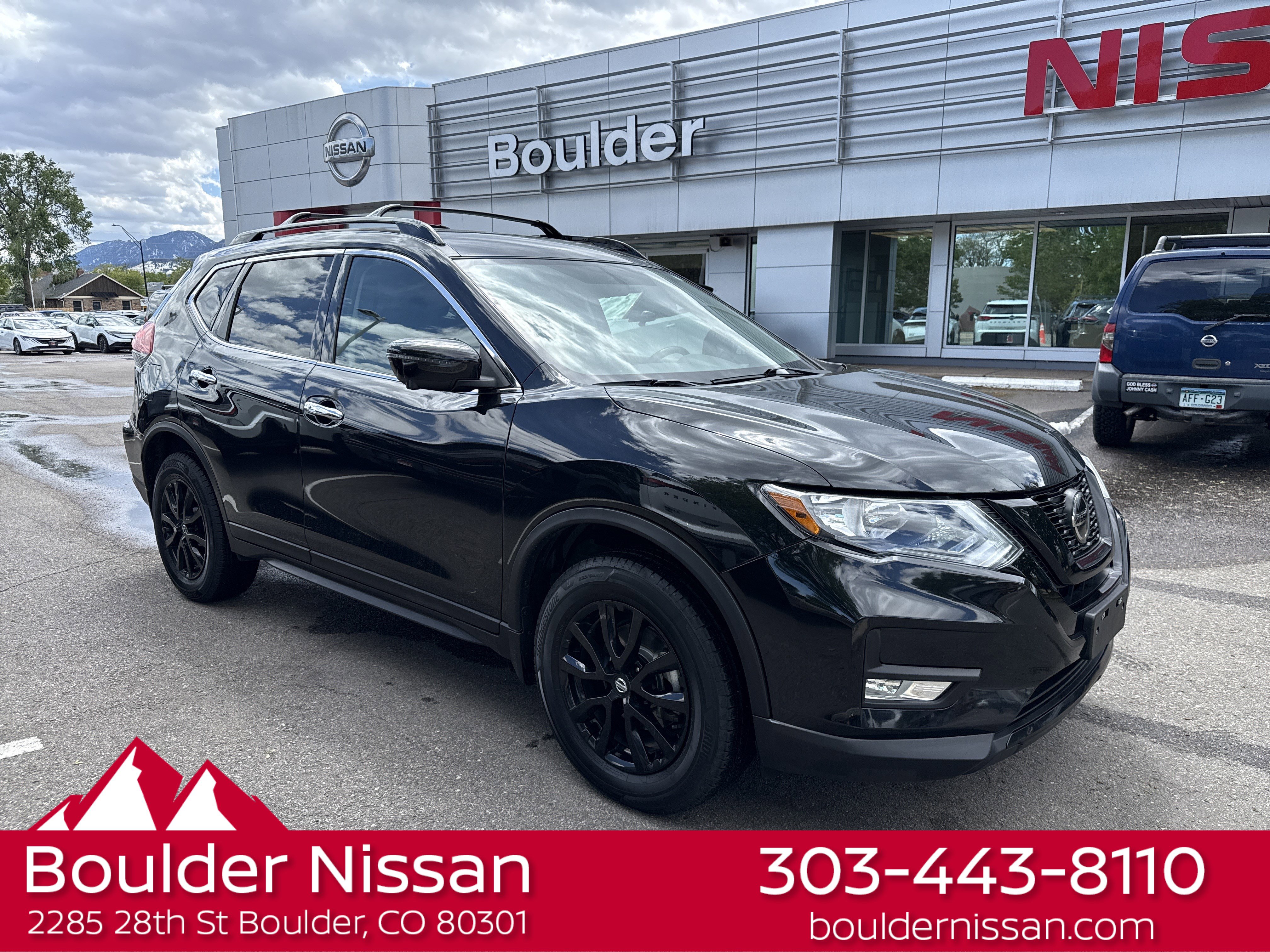 Used 2018 Nissan Rogue SV w/ Premium Package AWD/4WD image 1